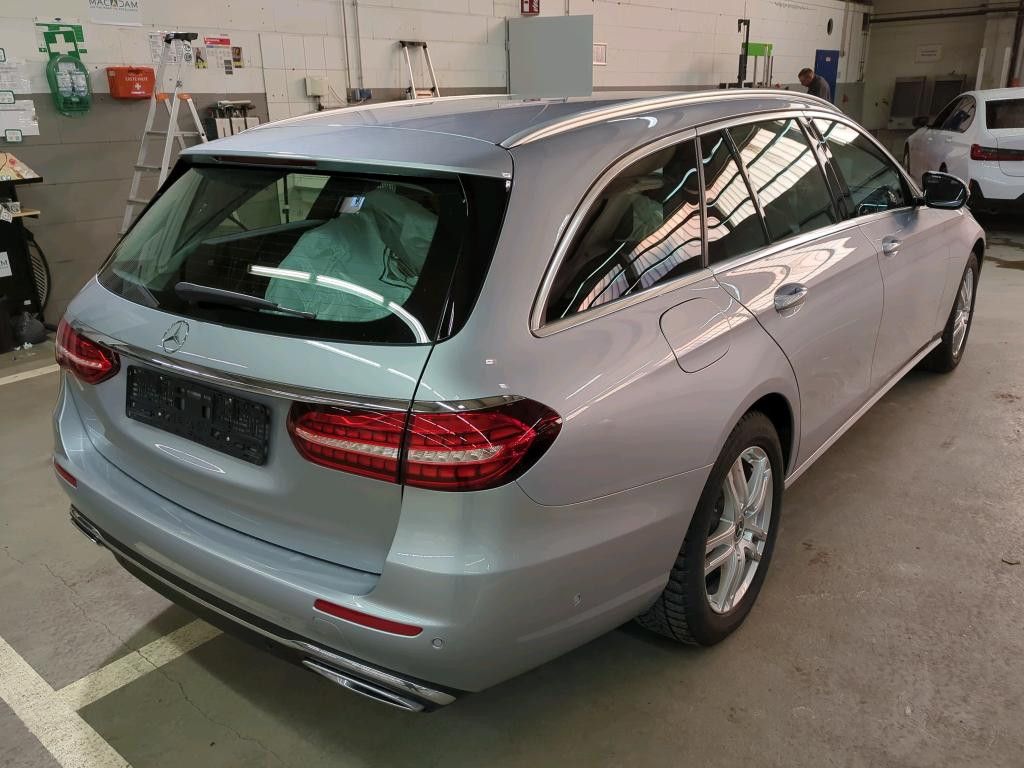 Mercedes-Benz E 220 2023