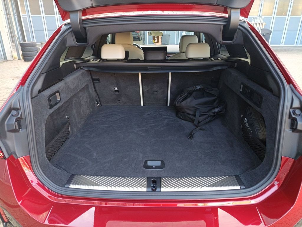 BMW i5 2024
