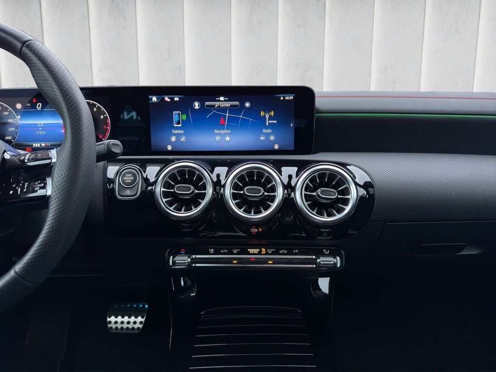Mercedes-Benz CLA 200 2024