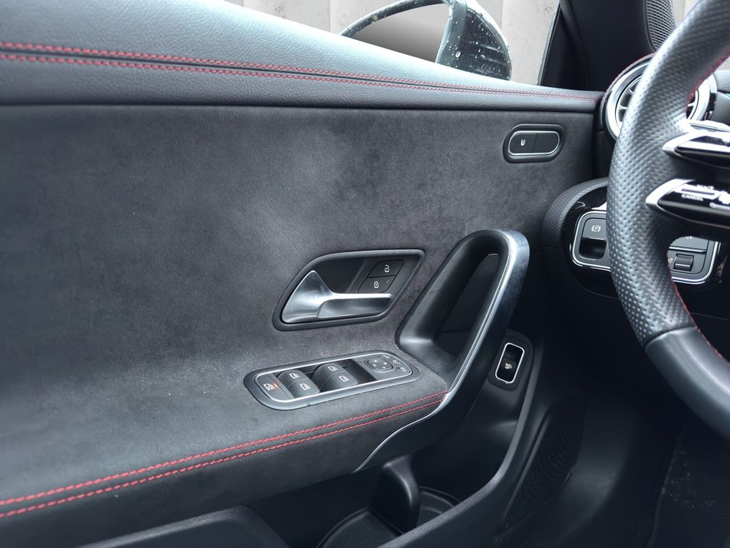 Mercedes-Benz CLA 200 2024