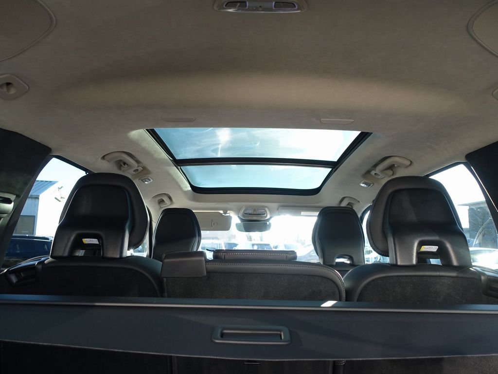 Volvo XC90 2025