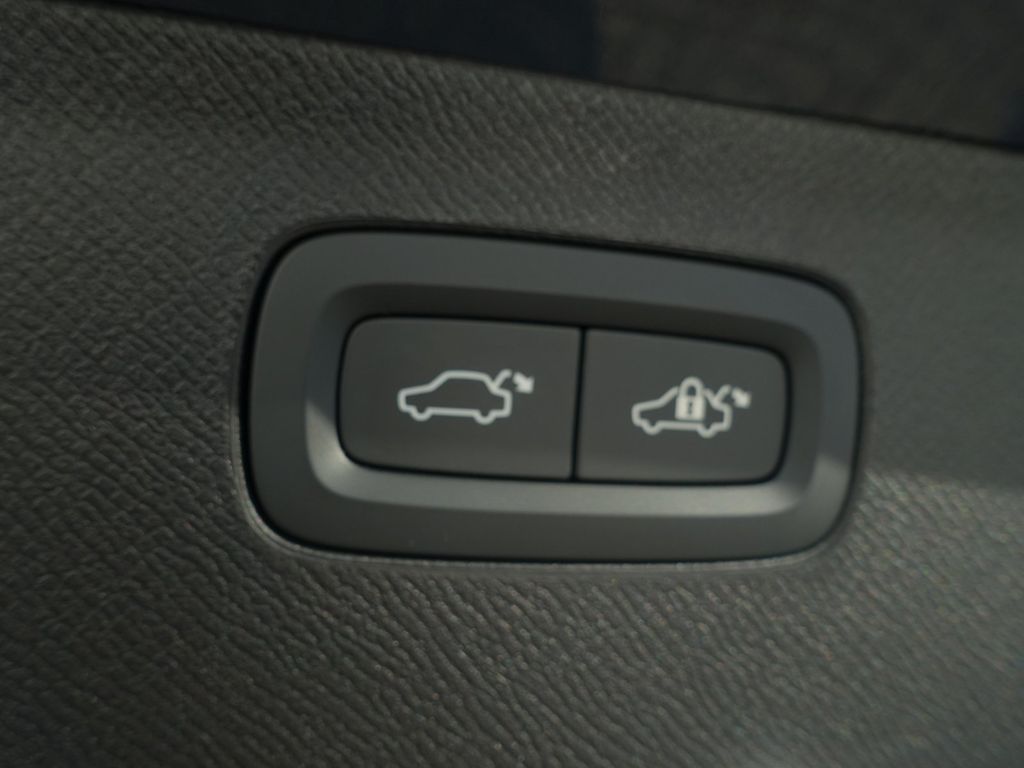 Volvo XC90 2025