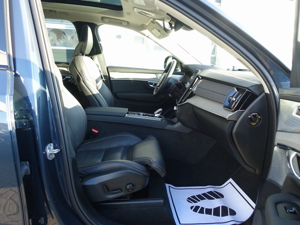 Volvo XC90 2025