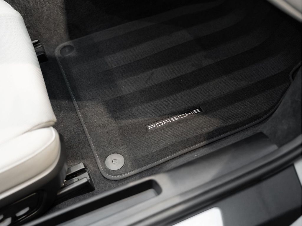 Porsche 992 2022
