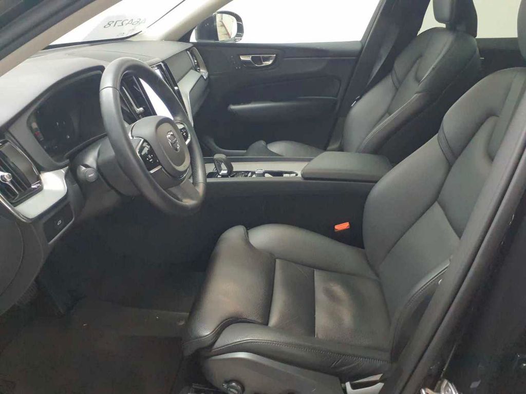 Volvo XC60 2022