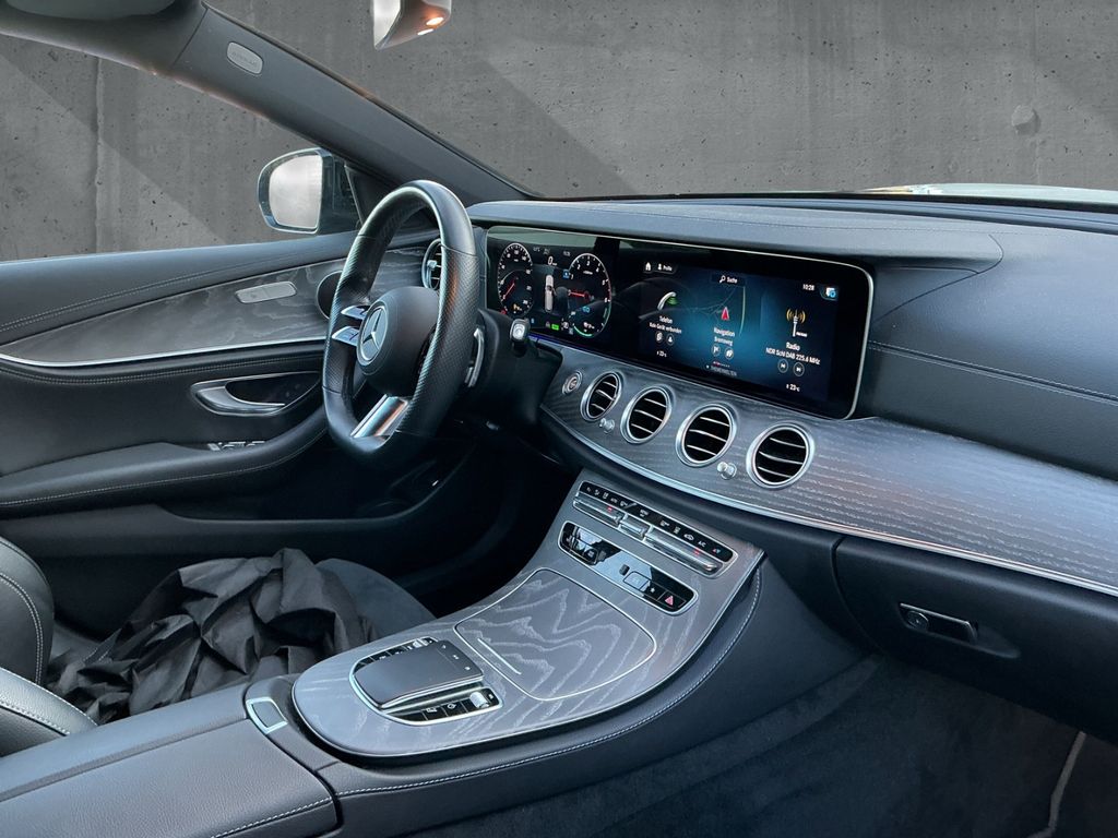 Mercedes-Benz E 300 2022