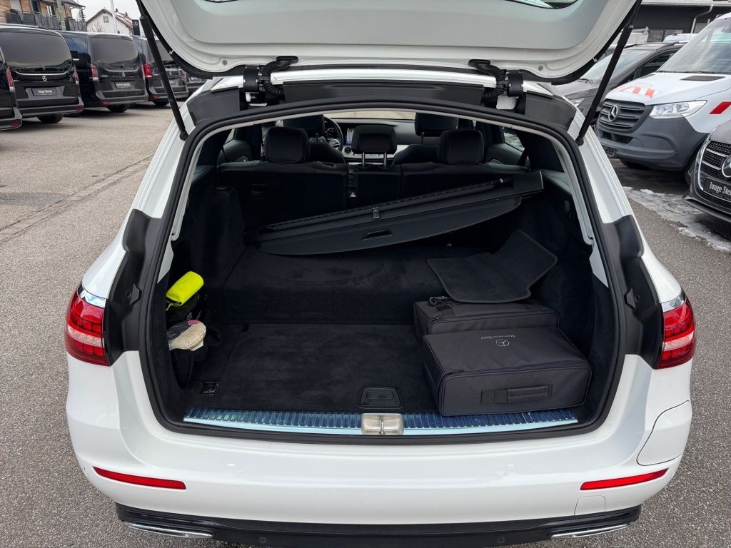 Mercedes-Benz E 300 2022