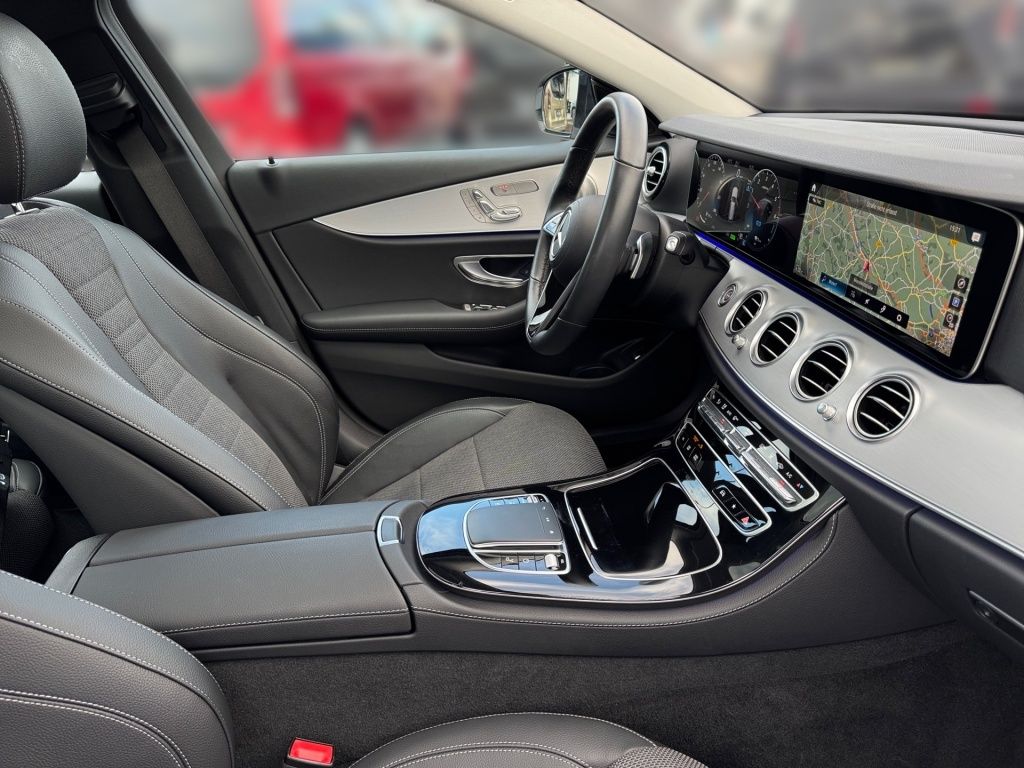 Mercedes-Benz E 300 2022