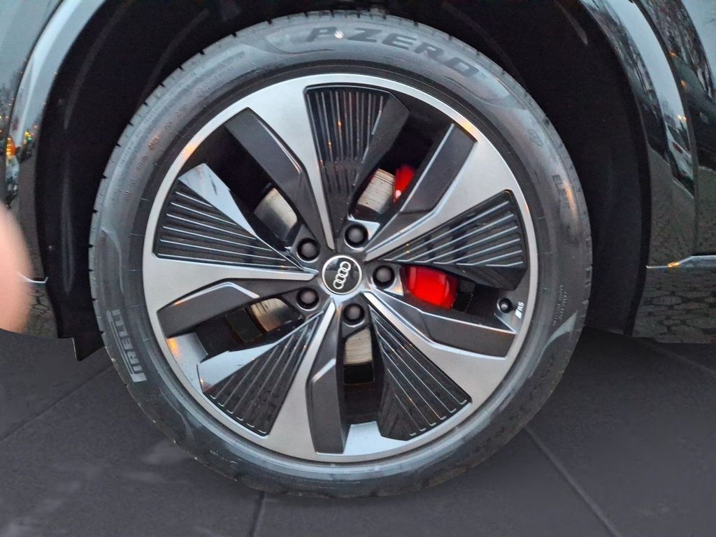 Audi Q6 e-tron 2026