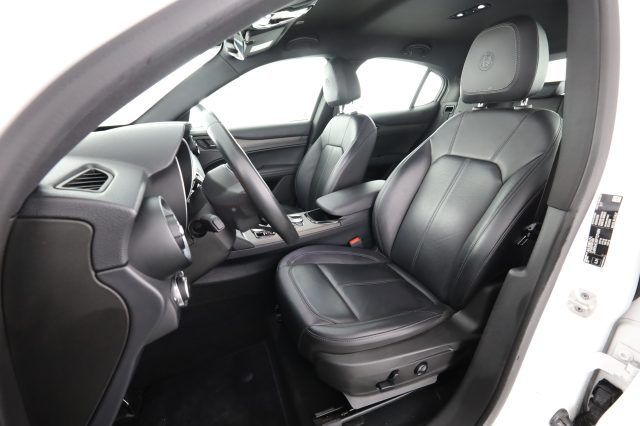 Alfa Romeo Stelvio 2023