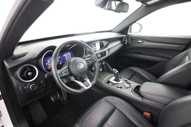 Alfa Romeo Stelvio 2023