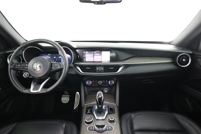 Alfa Romeo Stelvio 2023