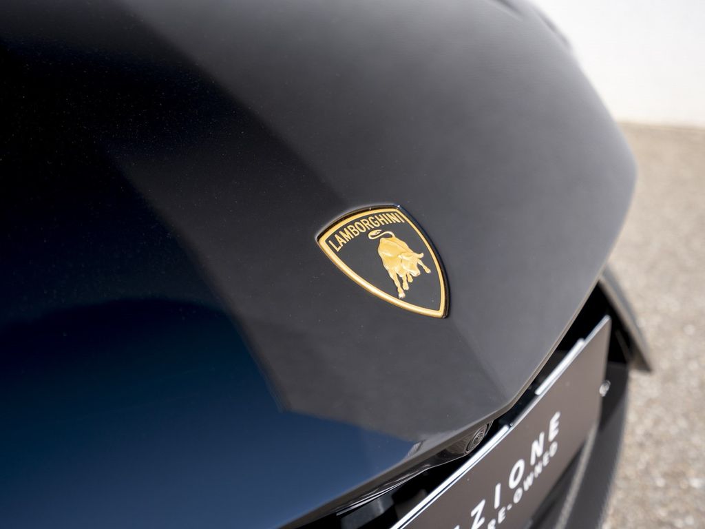 Lamborghini Revuelto 2025