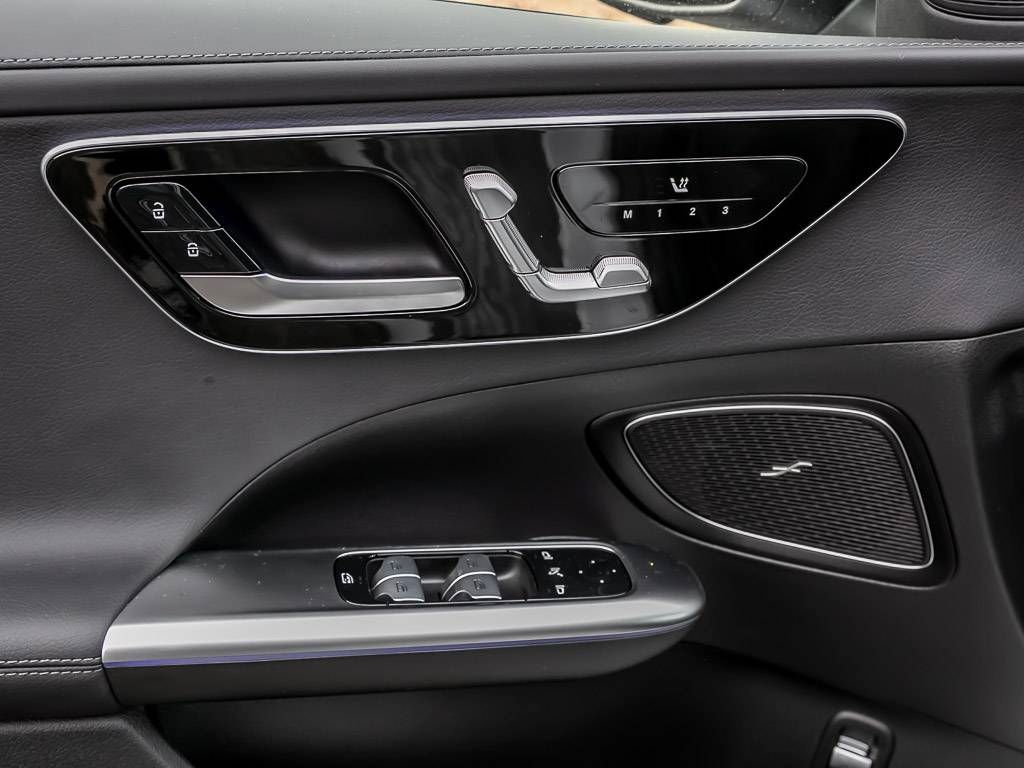 Mercedes-Benz C 300 2025