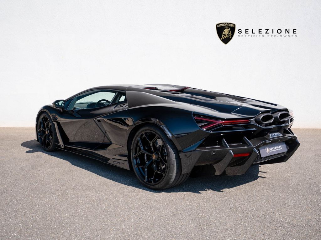 Lamborghini Revuelto 2025