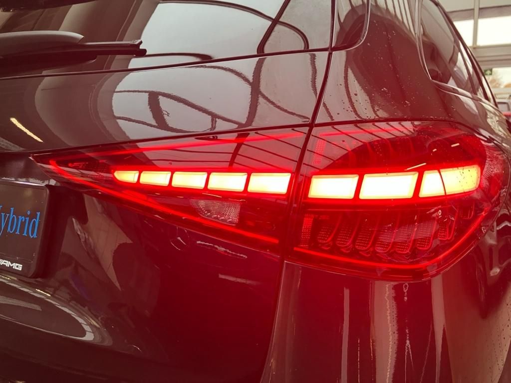 Mercedes-Benz C 300 2025