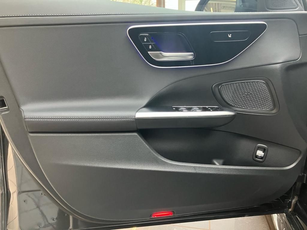 Mercedes-Benz C 300 2025