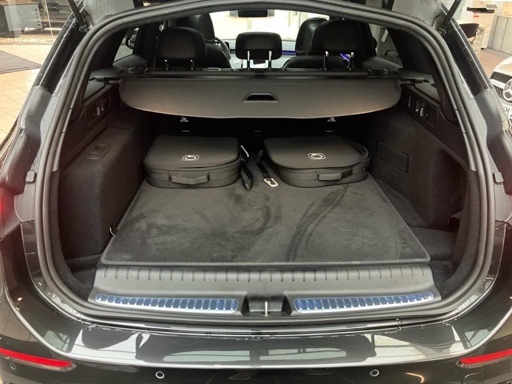 Mercedes-Benz C 300 2025
