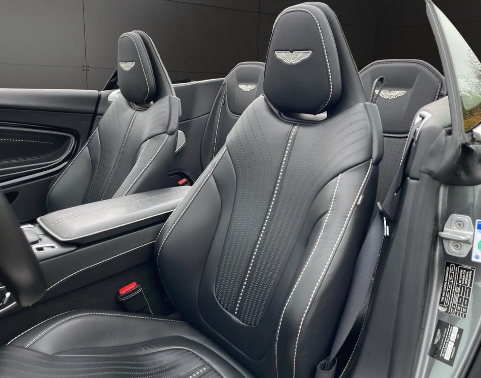 Aston Martin DB11 2018