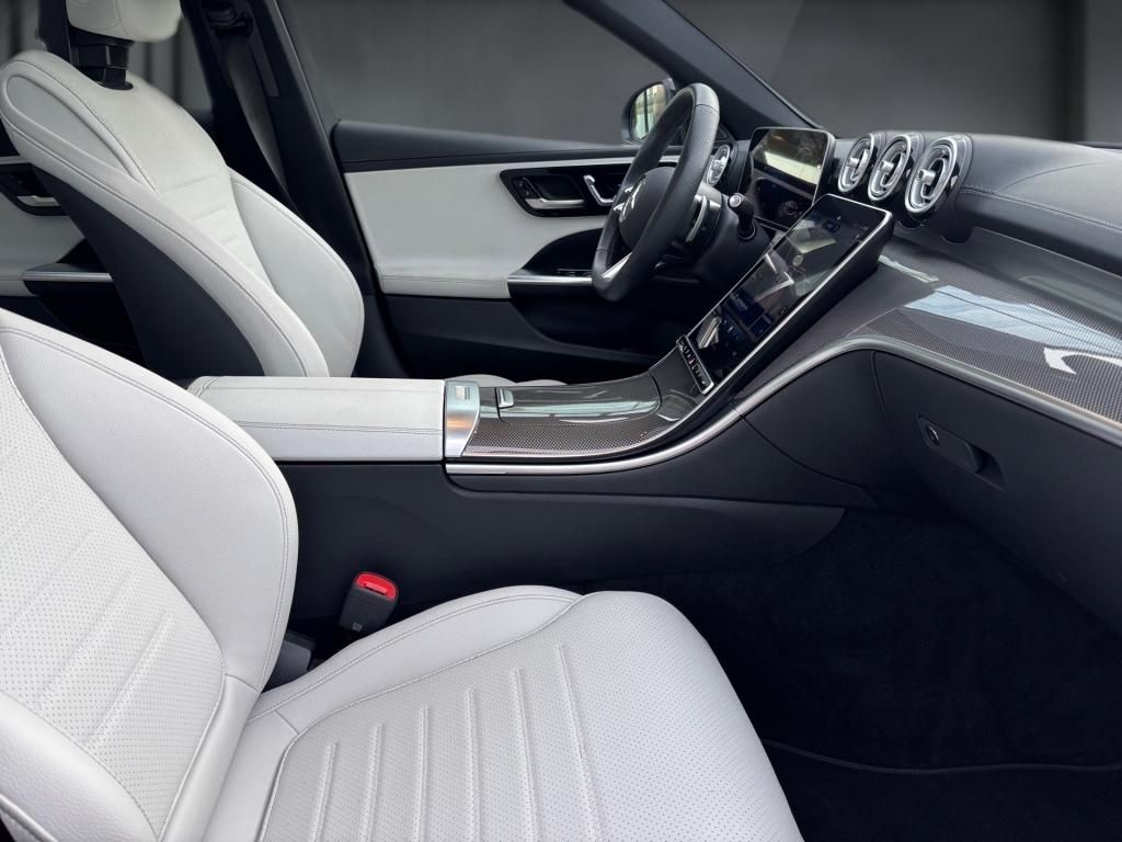 Mercedes-Benz C 300 2025