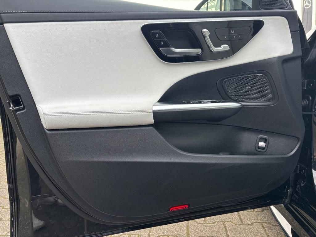 Mercedes-Benz C 300 2025