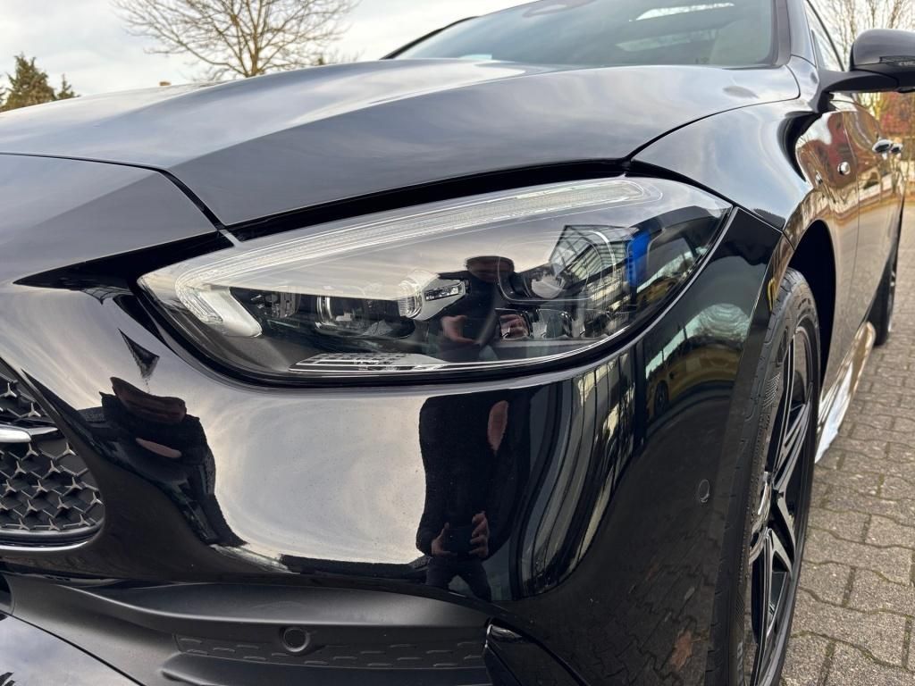 Mercedes-Benz C 300 2025