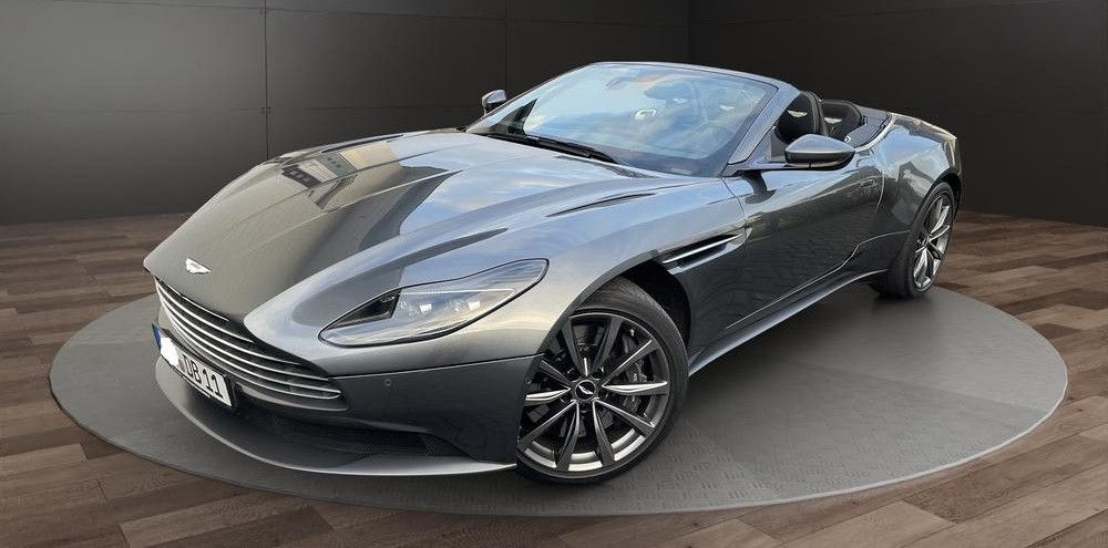 Aston Martin DB11 2018