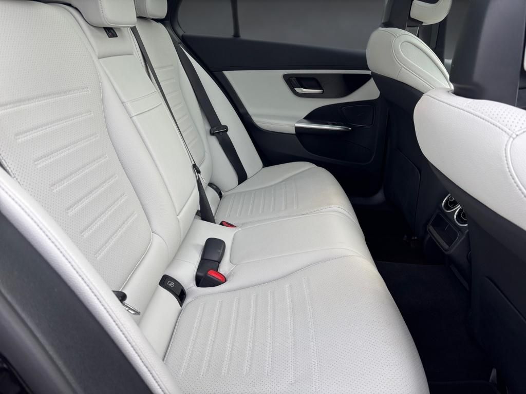 Mercedes-Benz C 300 2025