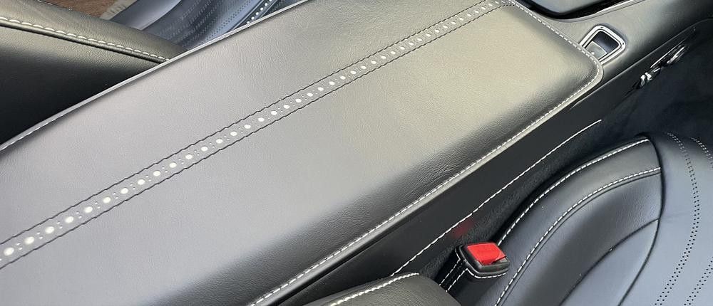 Aston Martin DB11 2018