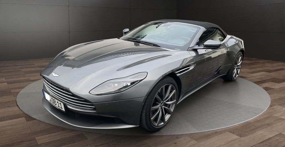 Aston Martin DB11 2018