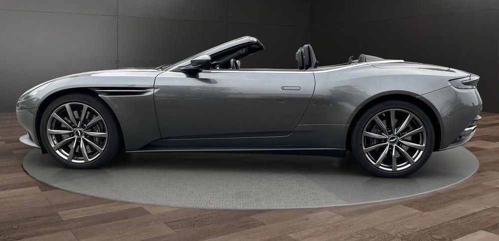 Aston Martin DB11 2018