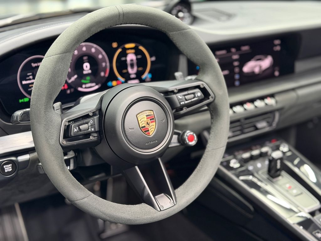 Porsche 992 2025