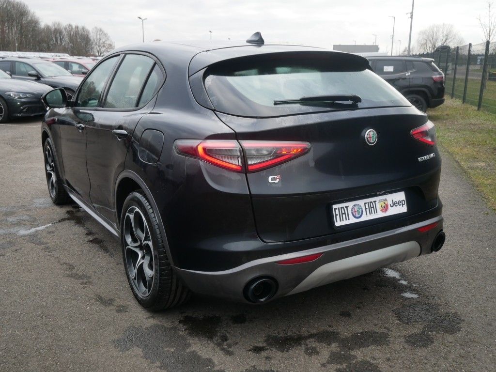 Alfa Romeo Stelvio 2023
