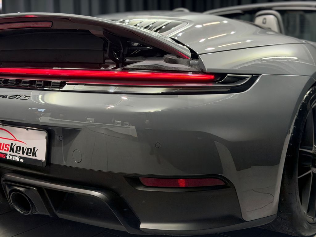 Porsche 992 2025