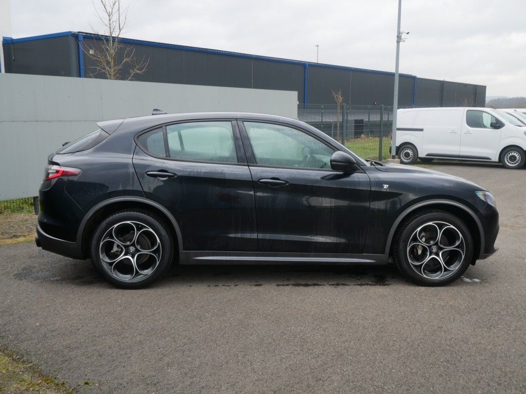 Alfa Romeo Stelvio 2023