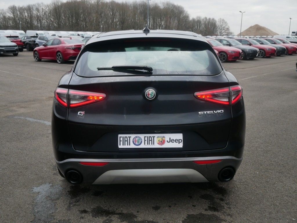 Alfa Romeo Stelvio 2023