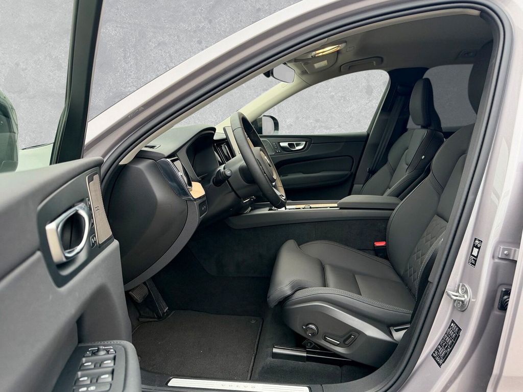 Volvo XC60 2025