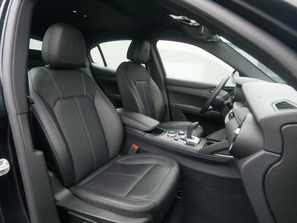 Alfa Romeo Stelvio 2023