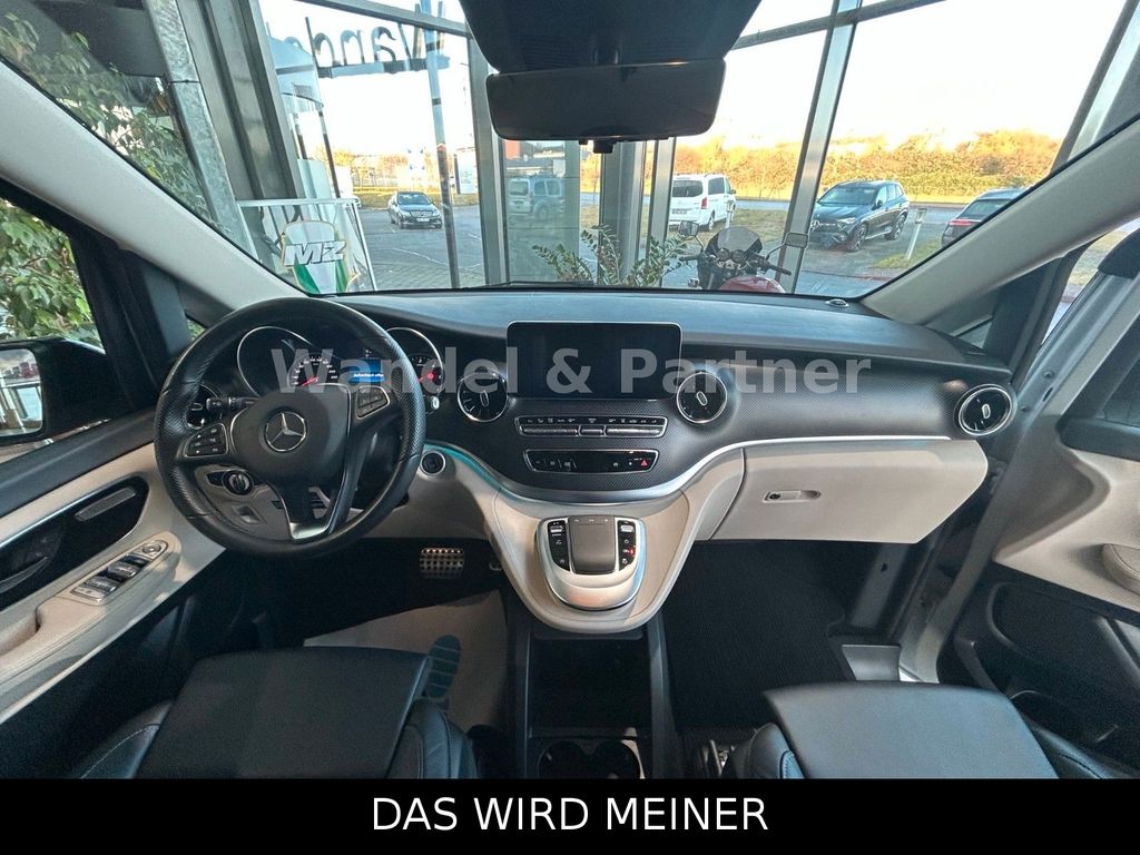 Mercedes-Benz 220 2022