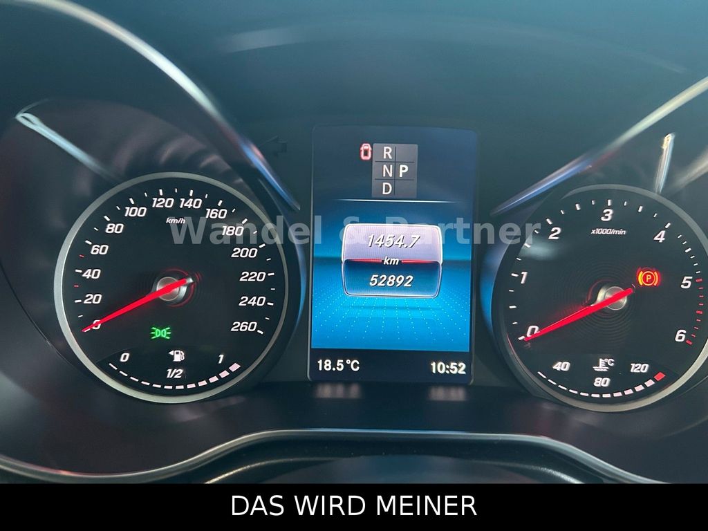 Mercedes-Benz 220 2022