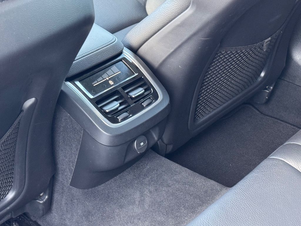 Volvo V60 2021