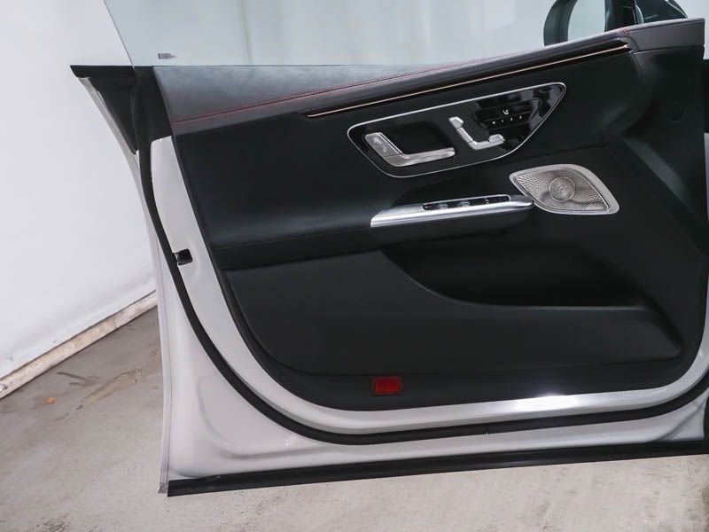 Mercedes-Benz EQE 2024