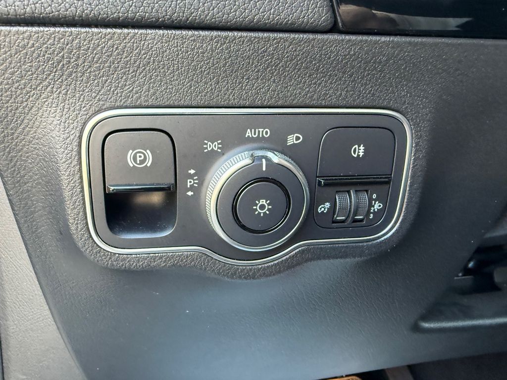 Mercedes-Benz B 220 2022