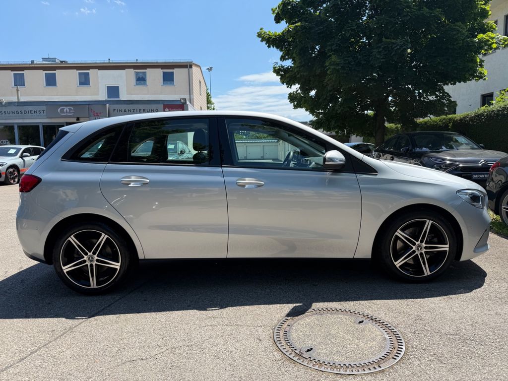Mercedes-Benz B 220 2022