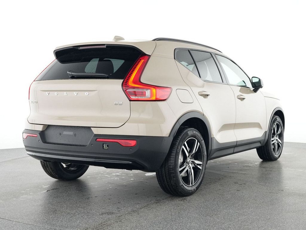 Volvo XC40 2025