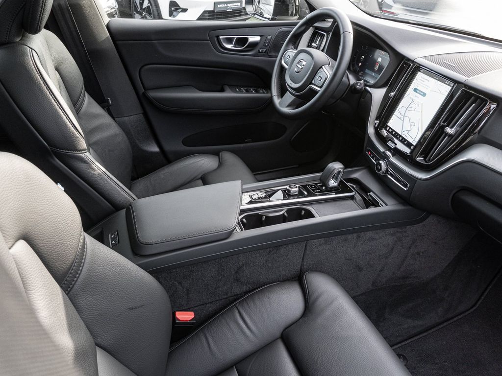 Volvo XC60 2025