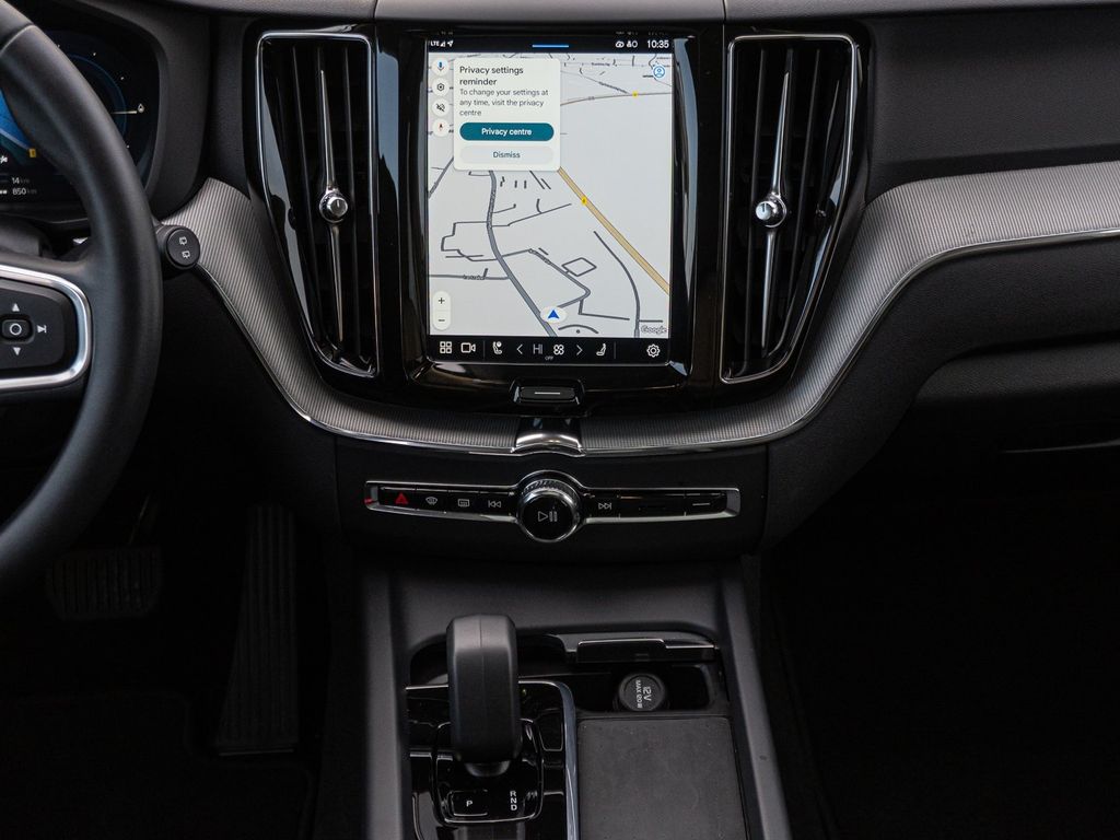 Volvo XC60 2025