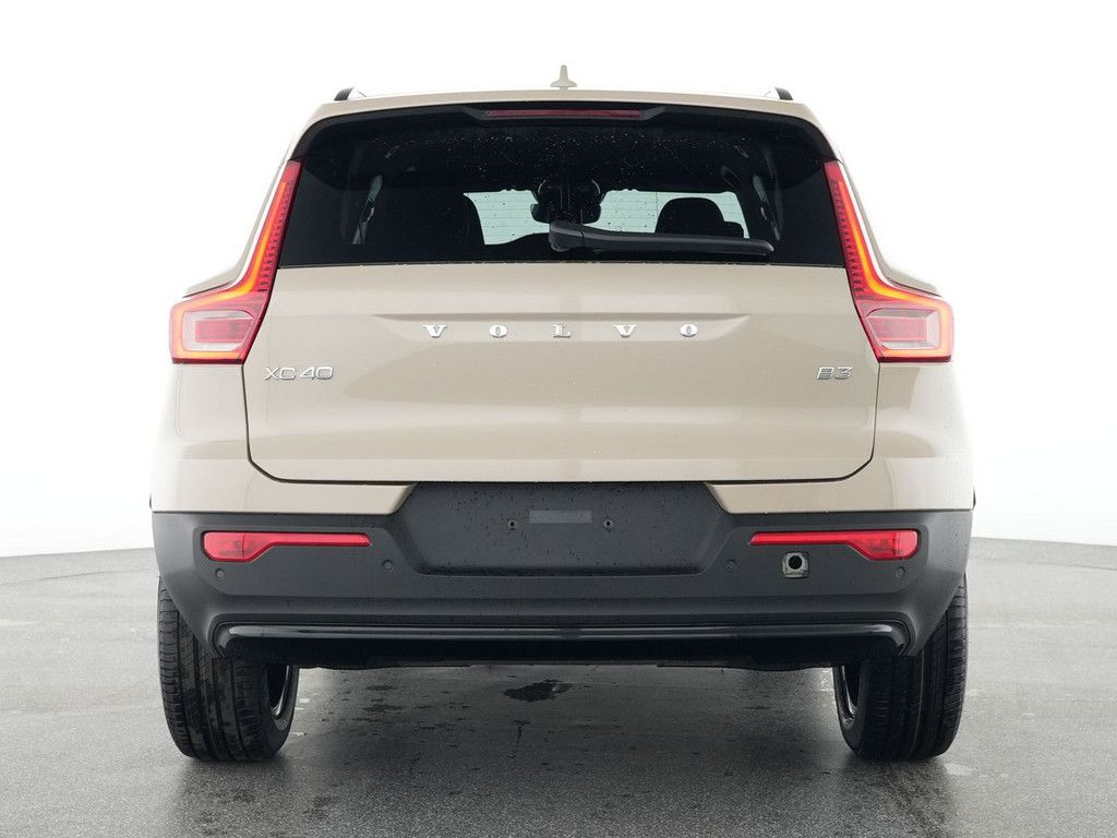Volvo XC40 2025