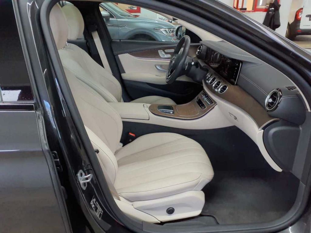 Mercedes-Benz E 300 2022