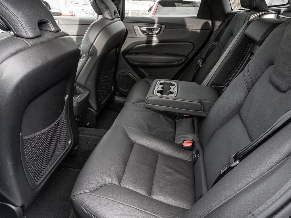Volvo XC60 2025